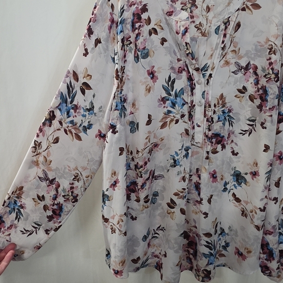 Torrid 1 1X 14/16 Floral White Georgette Pintuck Long Sleeve Tunic Top Blouse - Picture 9 of 11